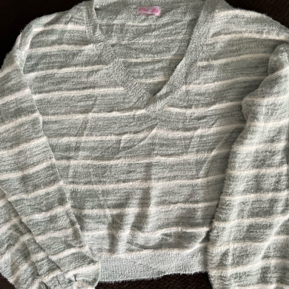 Pink lily bundle 
3 sweaters